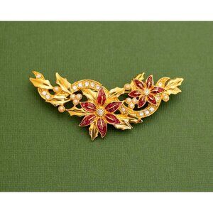 Vintage Victorian Gold Tone Floral Rhinestone Brooch by Avon K4